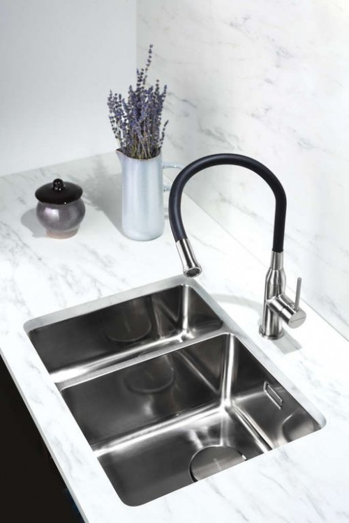 Omoikiri Yatomi-BN-BL латунь/нерж. сталь/черный шланг смеситель